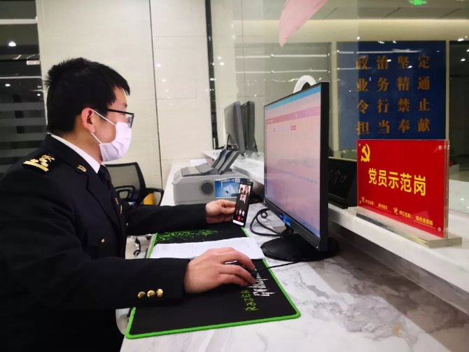 新冠肺炎抓防控 中欧班列不停歇 新冠肺炎抓防控 中欧班列不停歇