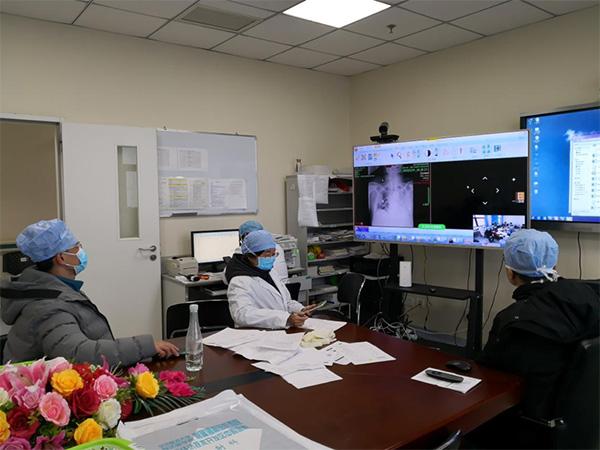 武汉协和医院东7区重症病房:4位患者今天集中出院