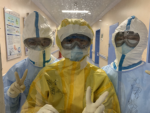 抗疫、漫画、追星、拍Vlog……这届90后护士另类又强大