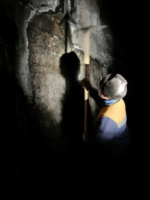 钢轨见证担当丨战“疫”中的铁路人 钢轨见证担当丨战“疫”中的铁路人