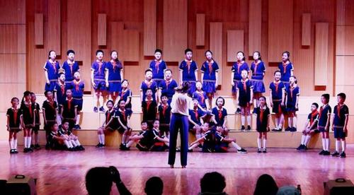 《夜空中最亮的星》被他们唱出了这个春天最动人的版本! 《夜空中最亮的星》被他们唱出了这个春天最动人的版本!