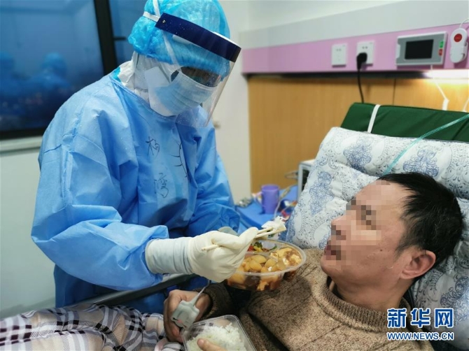 (一线抗疫群英谱·图文互动)(3)“我们,撑得起!”——军队支援湖北医疗队年轻医务工作者的青春宣言