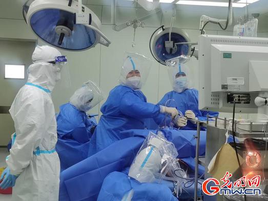 暖新闻丨危重新冠肺炎患者经“补肺”手术好转，给这群白衣战士点赞！
