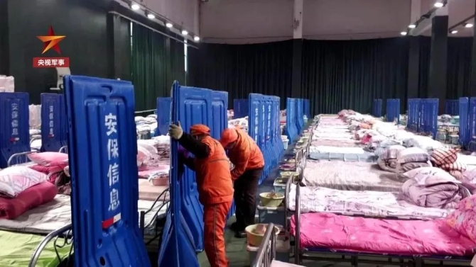 送你出征，接你回家！这些老兵的身影令人肃然起敬