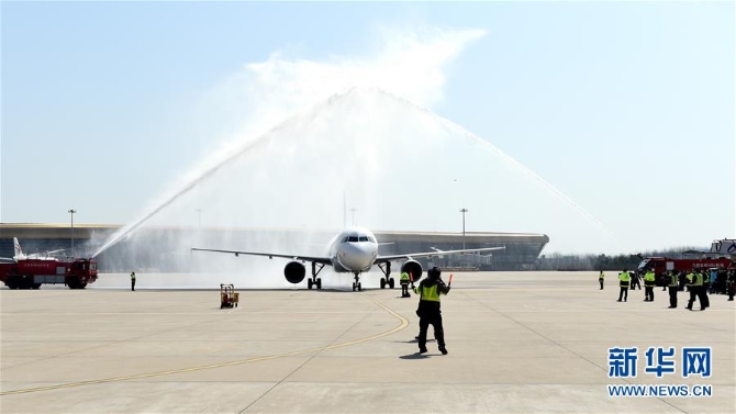 (新华全媒头条·图文互动)(14)最美逆行者,武汉永远记得你!——首批援鄂医疗队返程纪实