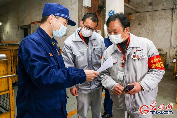 洗消杀毒、转运医疗废物、服务复工企业，湖北消防助力城市“重启”