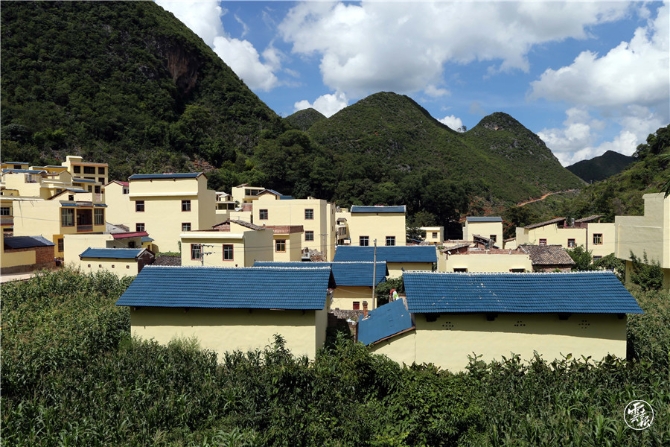 20160731L030广南县旧莫乡秧苗村村庄新貌——雷桐苏 摄.JPG 20160731L030广南县旧莫乡秧苗村村庄新貌——雷桐苏 摄.jpg