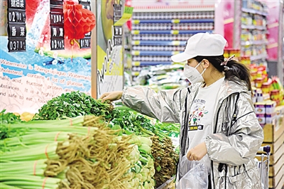 黑龙江绥芬河口岸:守住“三道防线” 确保不漏一人 黑龙江绥芬河口岸:守住“三道防线” 确保不漏一人