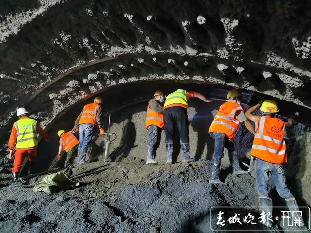 中老昆万铁路又迎来新进展 (2).jpg