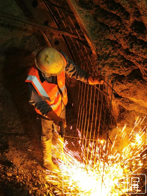 中老昆万铁路又迎来新进展 (3).jpg