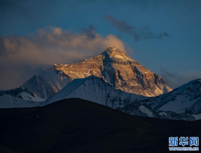 （2020珠峰高程测量）（6）珠峰夕照