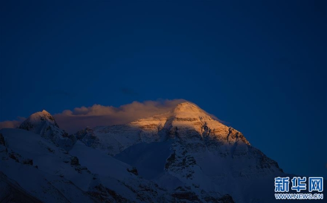 （2020珠峰高程测量）（7）珠峰夕照