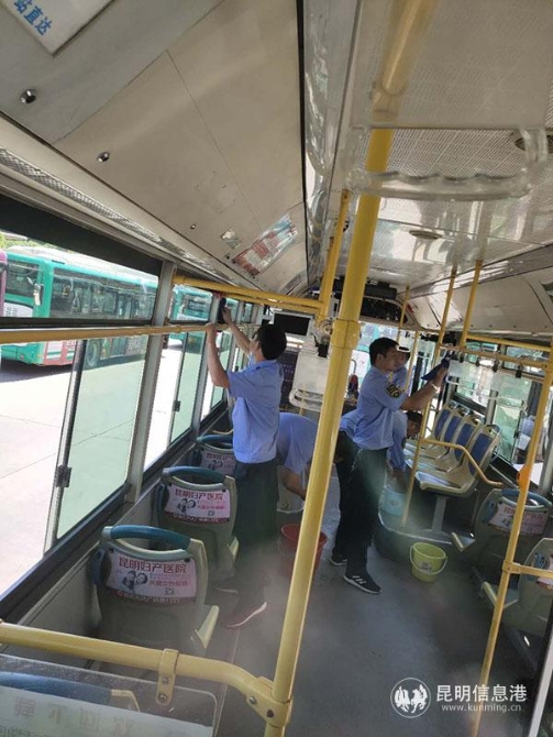 f7a23ecb9cf4c95b8d14c00e451a5d8