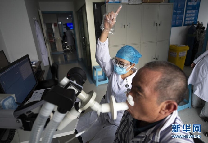 （健康）（11）护士节里忙碌的天使