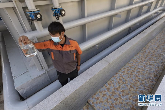 (环境)(2)滇池除藻 护碧水清流