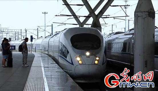 【理论面对面】姚洋:中国经济韧性强 老百姓的钱袋鼓 【理论面对面】姚洋:中国经济韧性强 老百姓的钱袋鼓