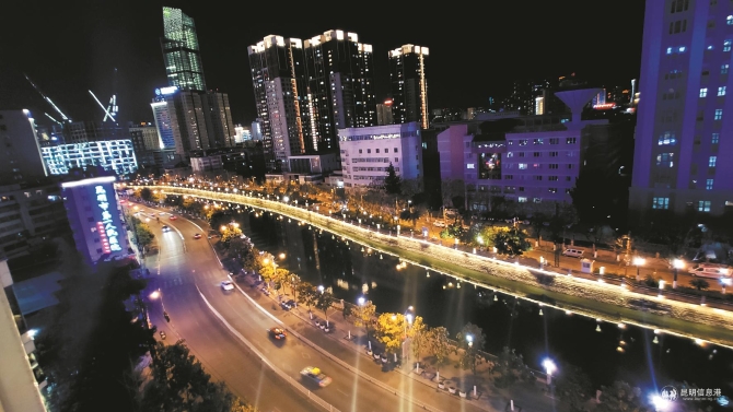盘龙江夜景。 记者王俊星摄