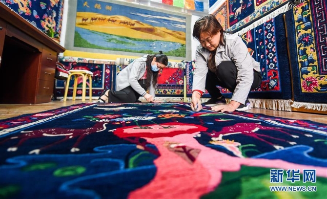 （图片故事）（4）段丽珍：让阿拉善仿古地毯绽放异彩