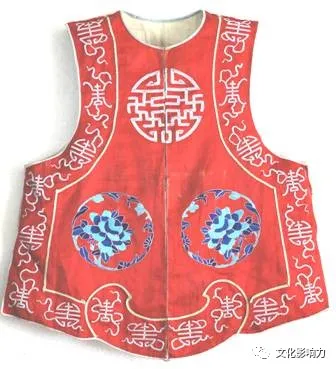 用《五彩云霞》解析《红楼梦》中的人物服饰 用《五彩云霞》解析《红楼梦》中的人物服饰