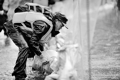 人民至上 生命至上——各地防汛抗洪一线见闻 人民至上 生命至上——各地防汛抗洪一线见闻