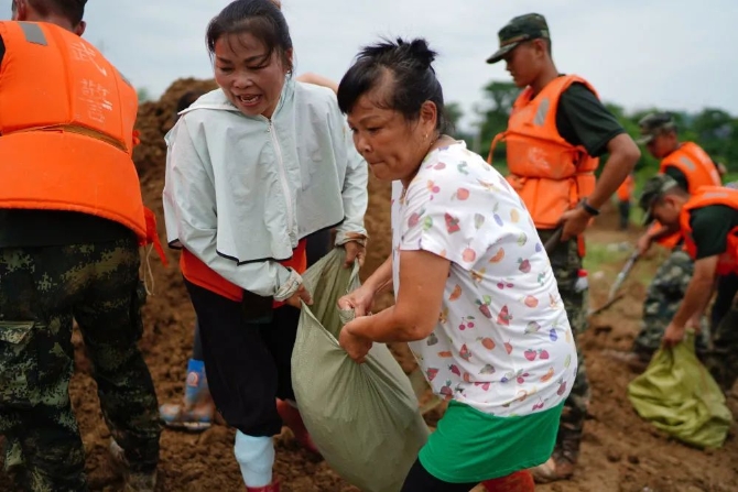 跳得了舞,抢得了险!这绝对是“乘风破浪的姐姐”!