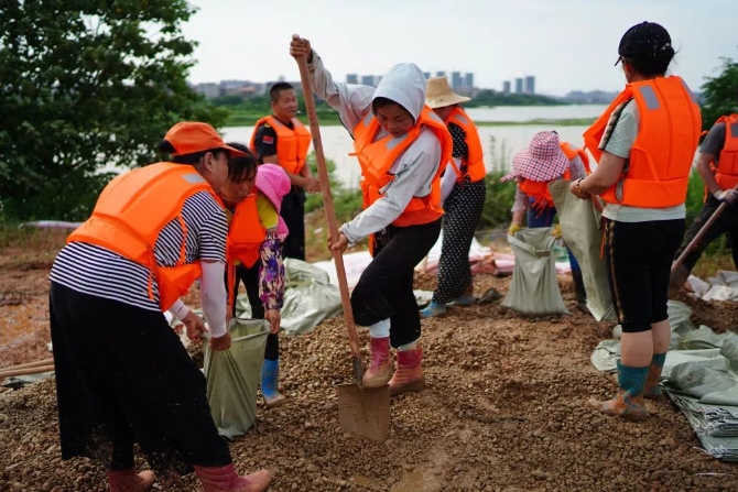 跳得了舞,抢得了险!这绝对是“乘风破浪的姐姐”!