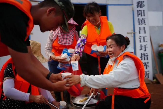 跳得了舞,抢得了险!这绝对是“乘风破浪的姐姐”!