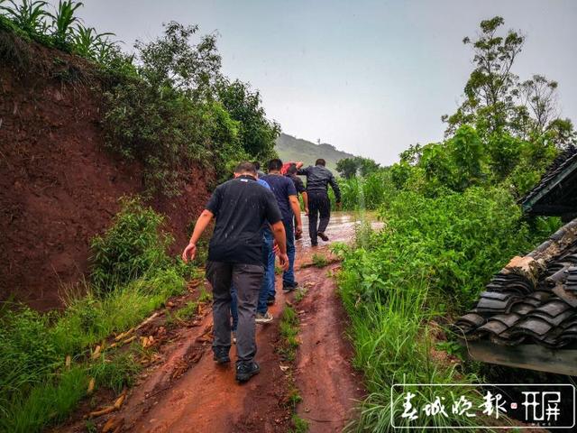 蒋琼波 曲靖 杀死未婚妻和朋友，他潜逃了24年终被抓