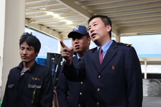 榜样|新时代·铁路榜样 为了“天路”货畅其流