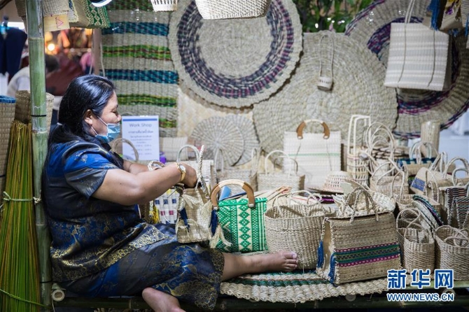 (新华视界)(3)曼谷举行传统泰国手工艺品展销会