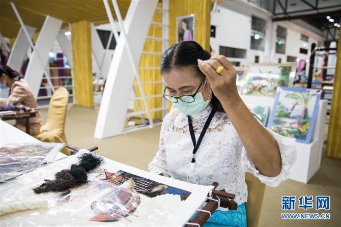 (新华视界)(4)曼谷举行传统泰国手工艺品展销会