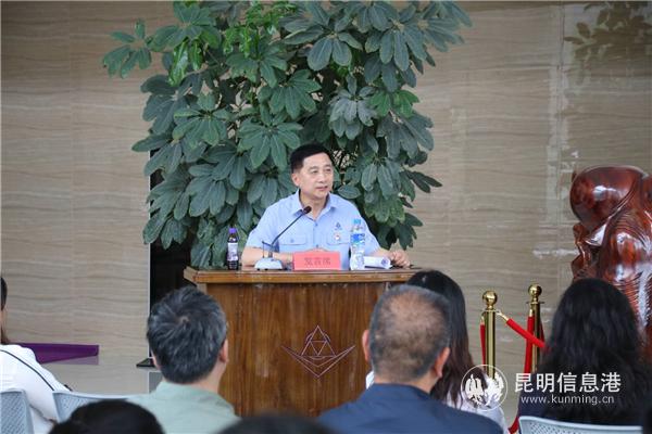 克林轻工董事长、党委书记刘长战发言