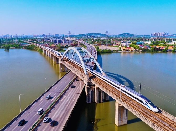 版图|世界第一的高铁版图，还在纵横延展！