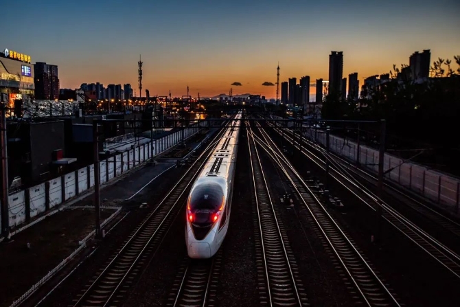 版图|世界第一的高铁版图，还在纵横延展！