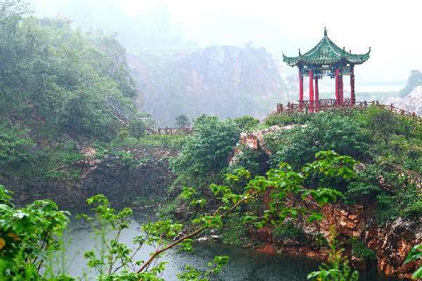 河南息县：矿山变公园 群众日子比蜜甜