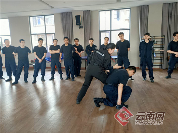 云南90后女警李淑娴实力出圈 荣膺部级“标兵个人”1.jpg