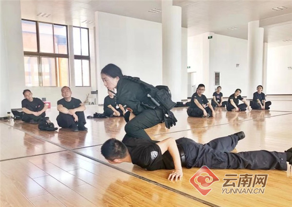 云南90后女警李淑娴实力出圈 荣膺部级“标兵个人”4.jpg
