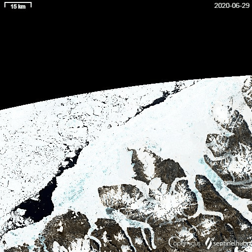 北极高烧不断,意味着什么? ▲图为卫星拍摄到的米尔恩冰架坍塌过程。来源:财经国家周刊