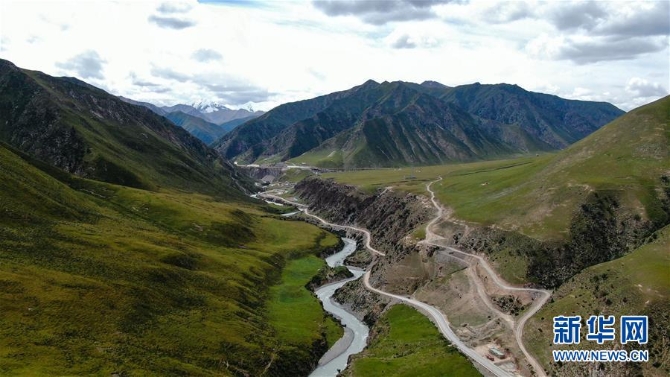 （新华全媒头条·走向我们的小康生活·图文互动）（1）绿色绘就三江源——来自青海脱贫奔小康一线的蹲点报告