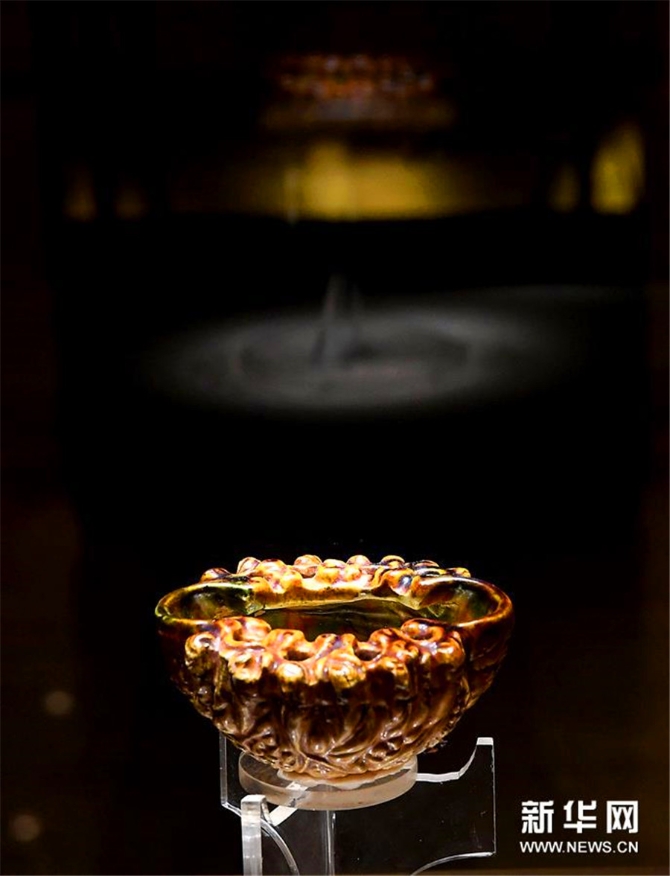 10这是6月19日在河南省巩义市博物馆拍摄的“三彩杯”。新华社记者 李安 摄 10这是6月19日在河南省巩义市博物馆拍摄的“三彩杯”。新华社记者 李安 摄