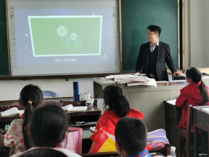 新平台的使用,提升了学生们的专注度 新平台的使用,提升了学生们的专注度