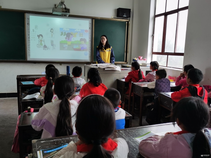 新平台的使用,提升了学生们的专注度。 新平台的使用,提升了学生们的专注度。