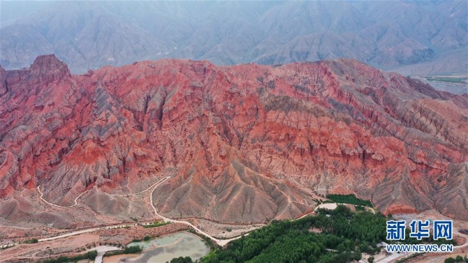 (新华全媒头条·走向我们的小康生活·决战决胜脱贫攻坚·图文互动)(7)高原上绽放的光芒——来自青海攻克深度贫困堡垒的故事
