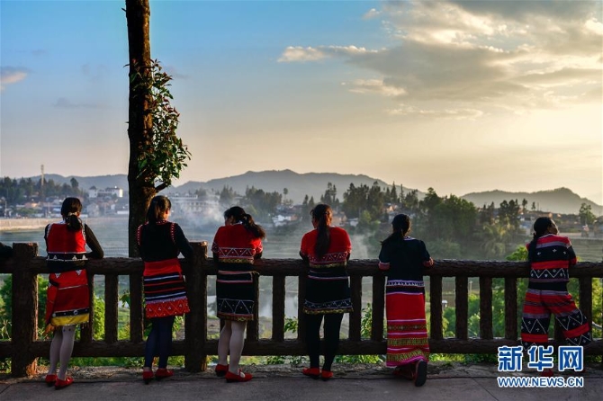 (新华全媒头条·决战决胜脱贫攻坚·督战未摘帽贫困县·图文互动)(13)脱贫的歌声——云南直过民族和人口较少民族共入新时代