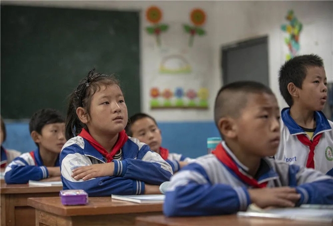 独龙江小学的孩子们在上课（2019年9月1日摄） 。新华社记者 江文耀 摄