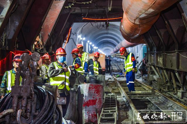 走进滇中引水最长深埋隧洞“香炉山”9.jpg
