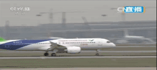 ▲2017年5月5日，C919第一架客机在上海成功首飞