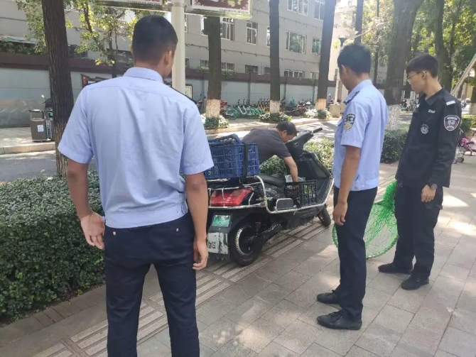 “群众的小事，就是我们的大事”