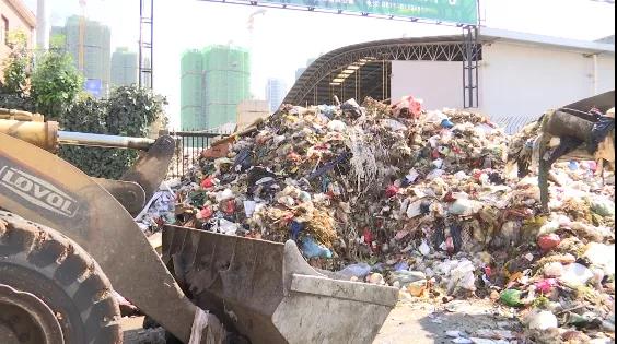 昆明多个垃圾站“爆仓”，处理厂24小时超负荷运行！垃圾清运怎么了？