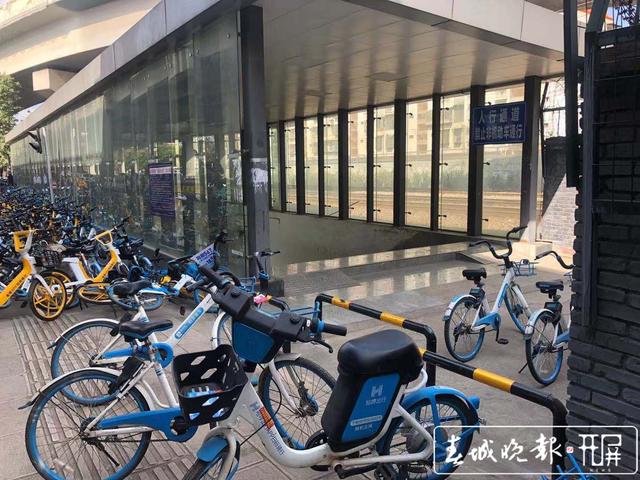 气象局地下通道内禁止非机动车通行，市民反映通行不便